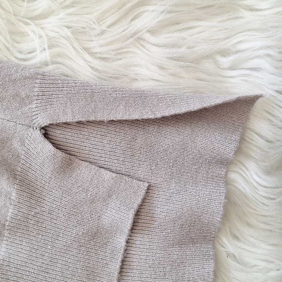 Main Strip High Low V Neck Sweater - Picture 7 of 15